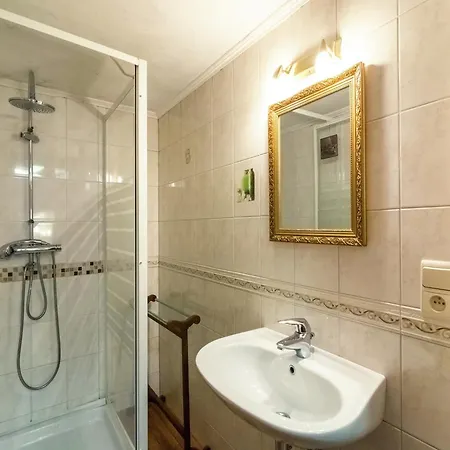 Scenic Retreat In Gimnee Doische