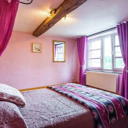 Spacious With Fireplace Doische