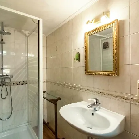 Spacious With Fireplace * Doische