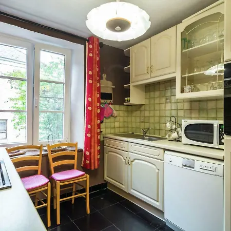 Spacious With Fireplace Doische