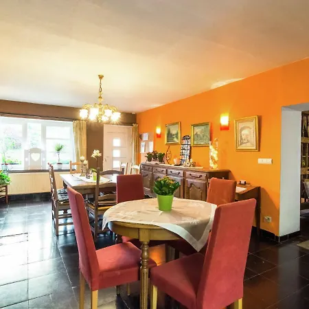 Spacious With Fireplace *