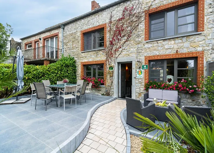 Scenic Retreat In Gimnee بيت للعطل Doische